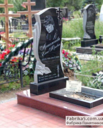 Женский фигурный памятник с резной розой  №12-055, Памятники с цветами, розами из гранита