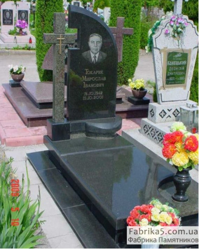 Одинарний пам’ятник з хрестом №13-016, Пам'ятники у вигляді хреста