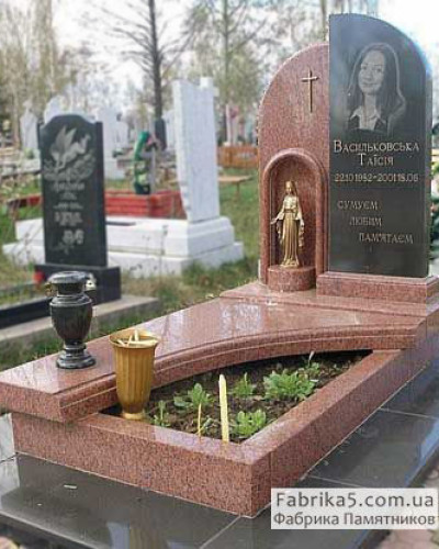 Элитный памятник из красного гранита  №14-007, Гранит и Мрамор Для Памятников