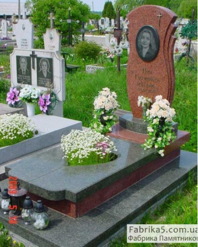 Элегантный памятник из красного и зеленого гранита  №14-017, Элитные памятники: Одинарные