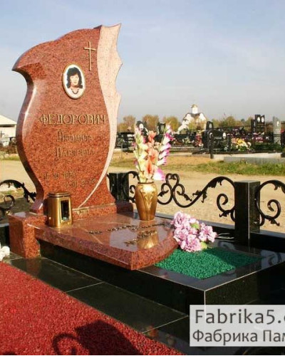 Элитный фигурный памятник из красного гранита {model}, Гранит и Мрамор Для Памятников