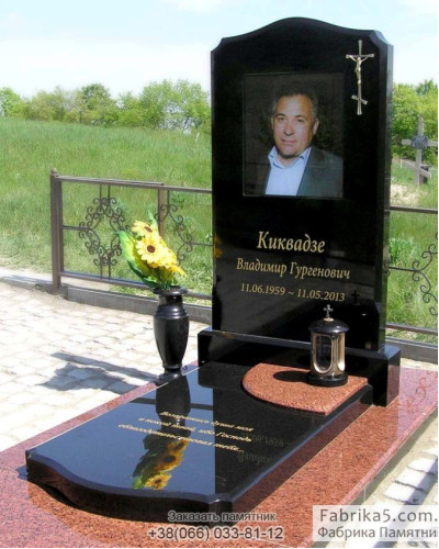 Престижный памятник для мужчины  №14-039, Памятники с цветными портретами: Фотостекло, Фотокерамика