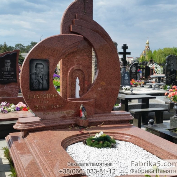 Элитный комплекс из красного гранита №14-048