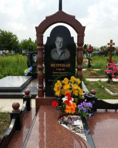 Элитный памятник с аркой в Виннице  №14-053, Купить памятник на могилу в Виннице