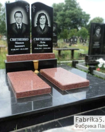 Двойной комбинированный памятник в виде комплекса №21-004, Двойные памятники средней сложности