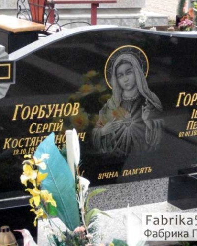 Горизонтальный фигурный памятник на двоих с крестом №22-009, Горизонтальные памятники