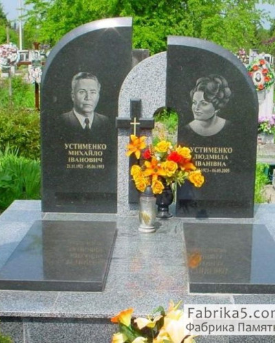 Двойной памятник их черного и серого гранита      №23-017, Двойные памятники средней сложности