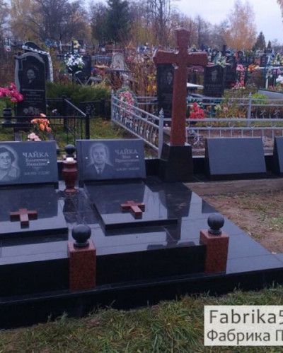 Комплекс з хрестом №41-004, Меморіальні комплекси: ціни, фото на цвинтарі