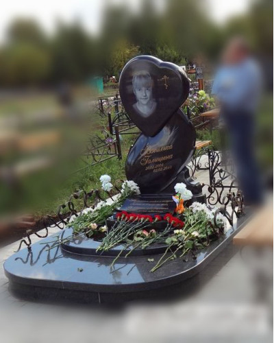 Дитячий пам’ятник №52-030, Дитячі пам'ятники