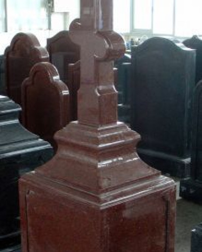 Хрест на Голгофі №63-005, Гранітні хрести на могилу