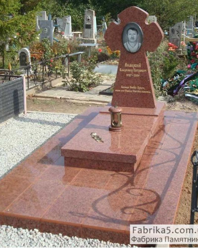 Памятник крест  {model}, Памятники