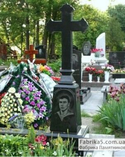 Хрест на могилу №63-007, Гранітні хрести на могилу