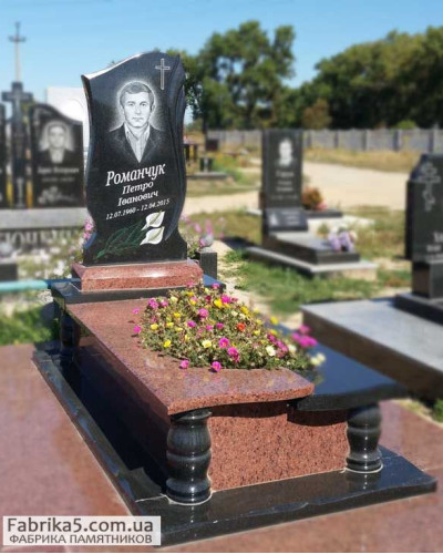 Красивый фигурный памятник на могилу в Одессе  №75-038, Одинарні пам’ятники