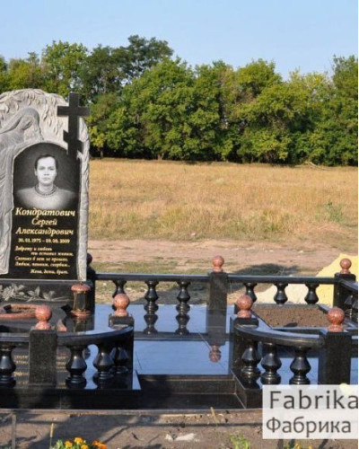 Ограда из гранита №82-008, Фигурные цоколя и оградки на могилу