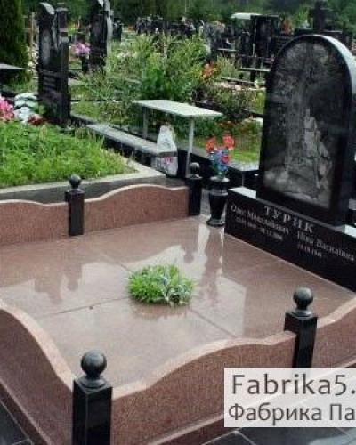 Гранитный забор №82-021, Фигурные цоколя и оградки на могилу