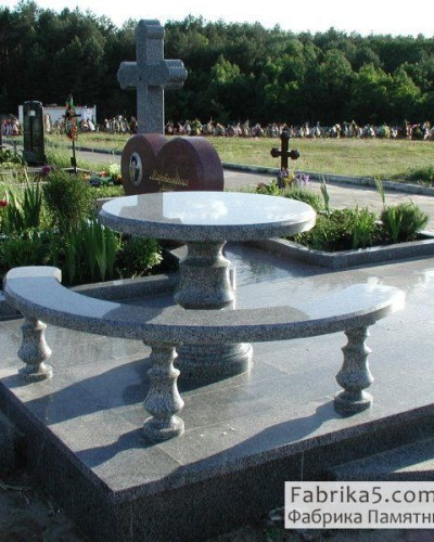 Стіл і лавка з граніту №84-005, Гранітні столики та лавки на цвинтарі