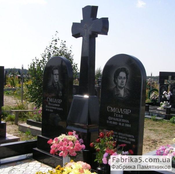 Двойной памятник с крестом из черного гранита №23-035, Памятники из черного гранита, Фабрика памятников